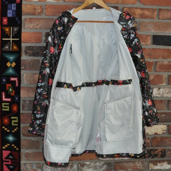 ONLY anno 1995 Waterproof Raincoat Black & Multi Color Floral Raincoat Hooded M - Picture 12 of 13